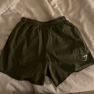 Gym shark arrival short 5”